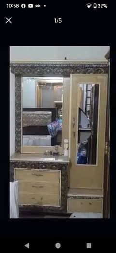 dressing table all pure wooden nd heavy