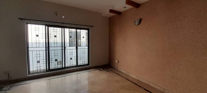 One Kanal Upper Portion For Rent In DHA Phase 5 4