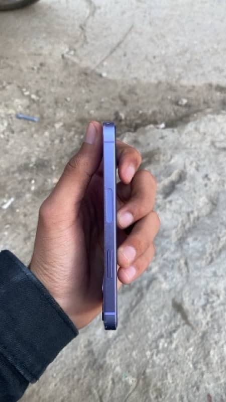 iphone 12 mini 4