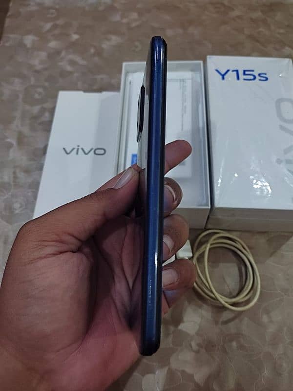 vivo y15s with box vooc charge 3gb/32gb 4