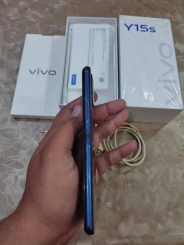 vivo y15s with box vooc charge 3gb/32gb 9