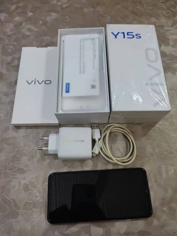 vivo y15s with box vooc charge 3gb/32gb 12