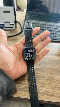 Apple Watch 5 44mm with nike original trap