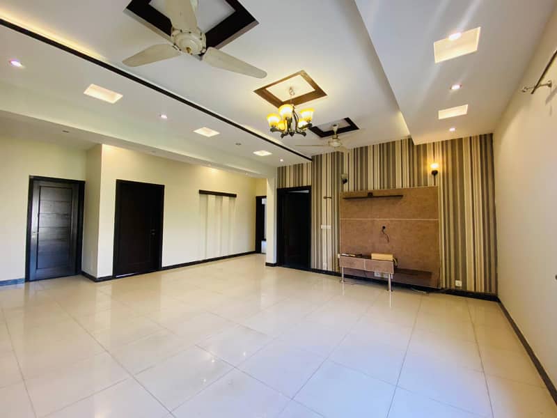 10 Marla Modern Design House For Rent In DHA Phase 4 Block-EE Lahore. 0