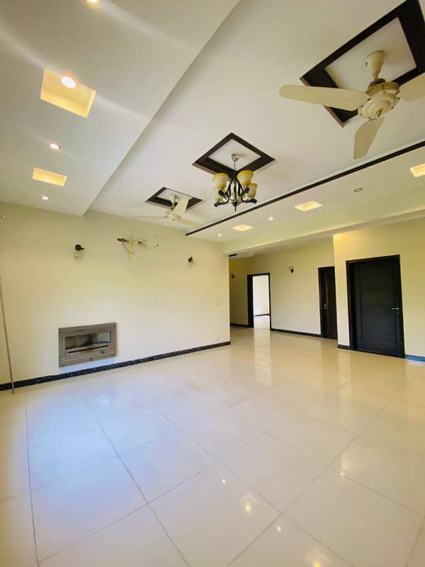 10 Marla Modern Design House For Rent In DHA Phase 4 Block-EE Lahore. 1