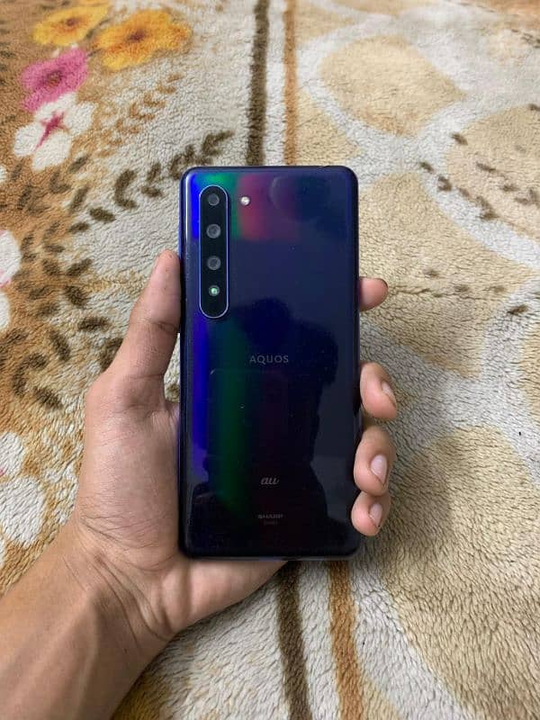 Sharp Aquos R5G 6