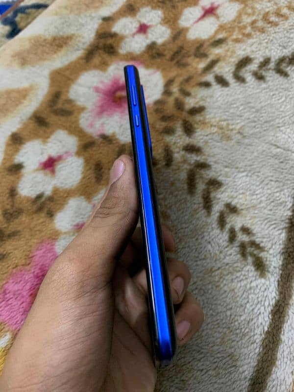 Sharp Aquos R5G 9