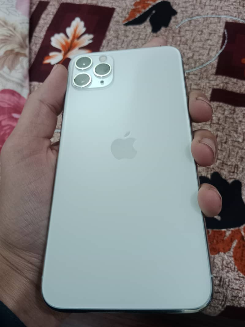 Apple iPhone 11 Pro Max 1