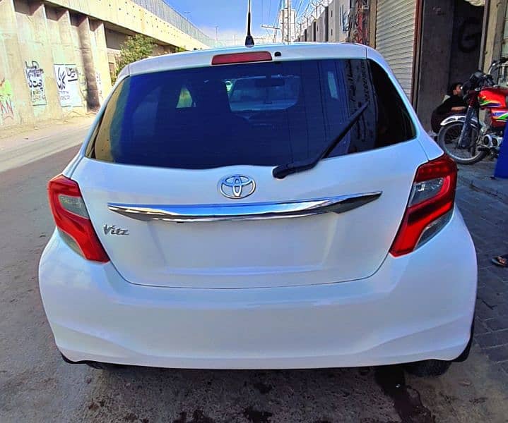 Toyota Vitz 2015 1