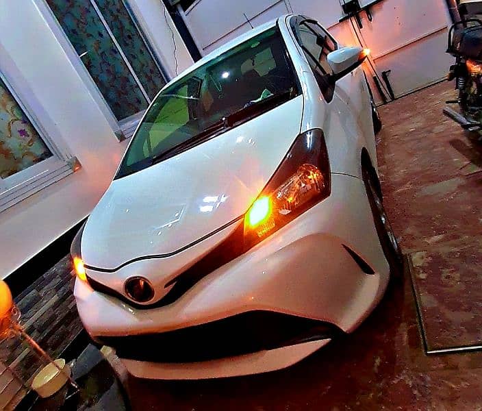 Toyota Vitz 2015 4