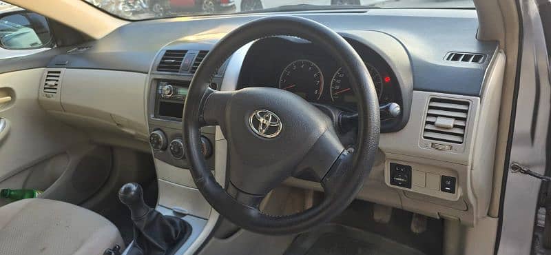 Toyota Corolla GLI 2013 4