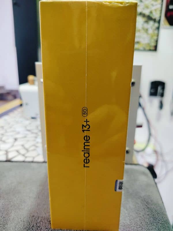 Box pack Realme 13+ 5g 4