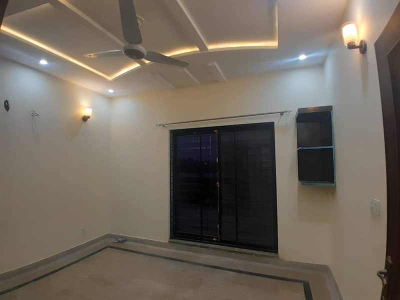 BRAND NEW HOUSE OF 5 MARLA AVAILABLE FOR RENT NEAR BAHRIA SCHOOL IN BAHRIA ORCHARD 12