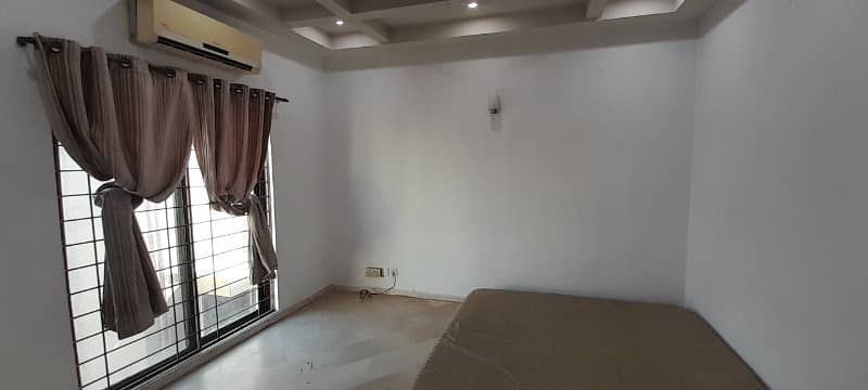 10 Marla Upper Portion for Rent in DHA Lahore Phase 4 9