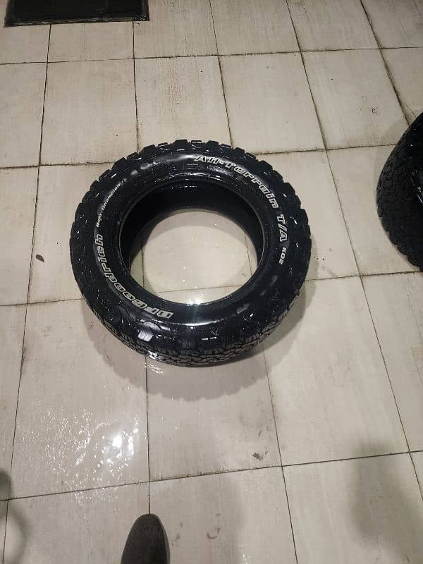 265/60/18 for revo fortuner  bfgoodrich ko2 3