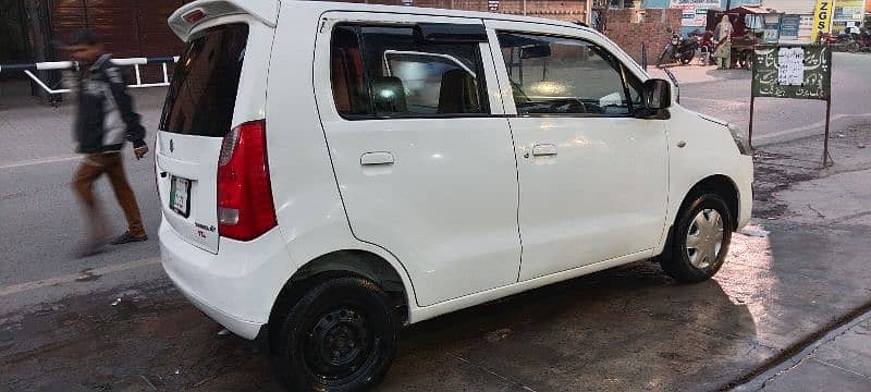 Suzuki Wagon R 2014 3