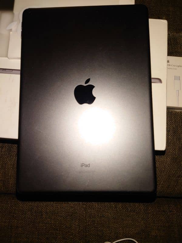 IPAD 9TH GENERATION FULLBOX 2