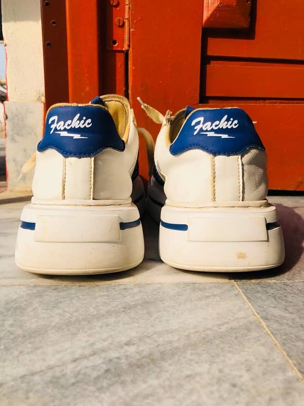 Adidas style sneakers -size 8 4