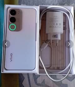 vivo y19s 10by 10 condition. 6/128 complete box.