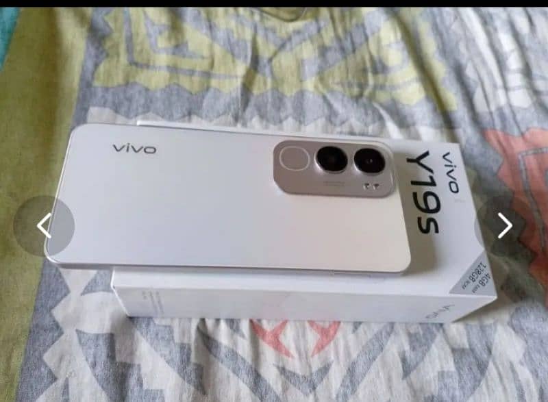 vivo y19s 10by 10 condition. 6/128 complete box. 1