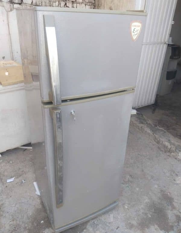 SINGER Fridge medium size 1