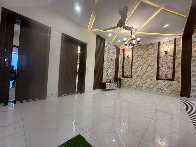 ELEGANT DESIGN BRAND NEW HOUSE 5 MARLA AVAILABLE FOR SALE IN BAHRIA ORCHARD 6