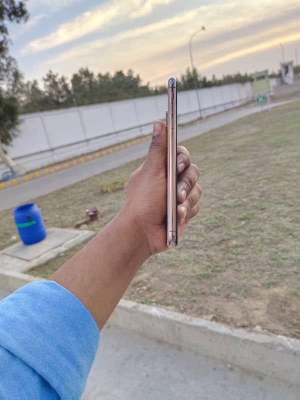 XS MAX 256 gb 6