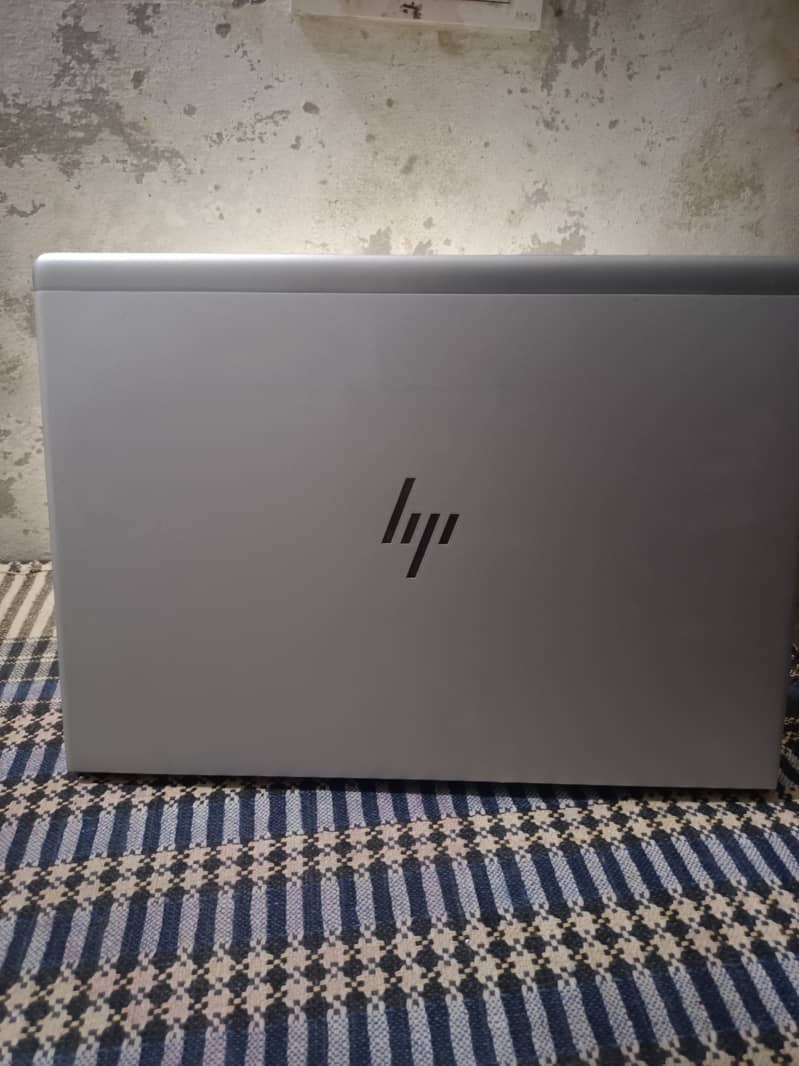 Hp Elitebook 840 core i7 8th gen 16 gb ddr 4 ram 512 NVMe fast ssd 6