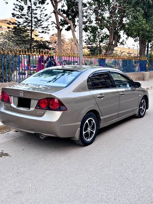 Honda Civic Prosmetic 2010 in excellent condition 3