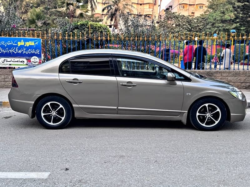 Honda Civic Prosmetic 2010 in excellent condition 6