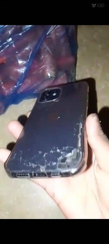 damaged panel or back baqi phone okay hh 0