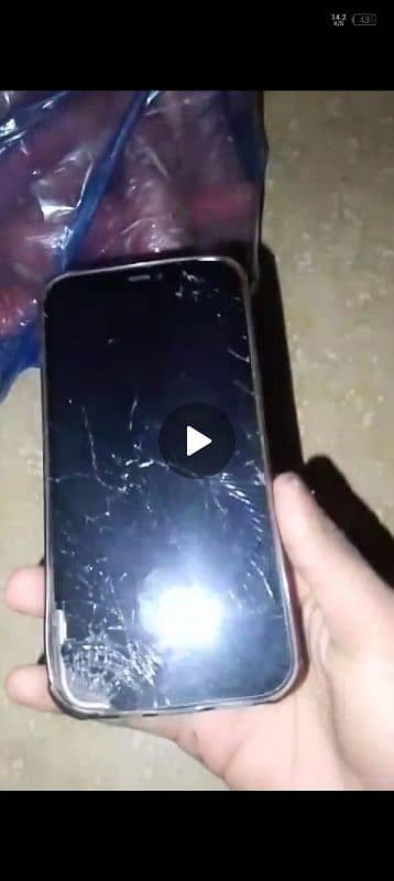 damaged panel or back baqi phone okay hh 1