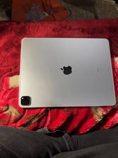 iPad pro M1 12.9 5th Generation