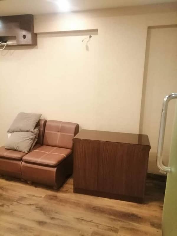 PHASE 2 VIP LAVISH FURNISHED OFFICE FOR RENT WITH LIFT 31