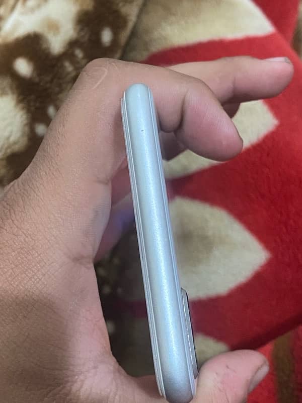 iphone 8 plus (256gb offical PTA approved) 4