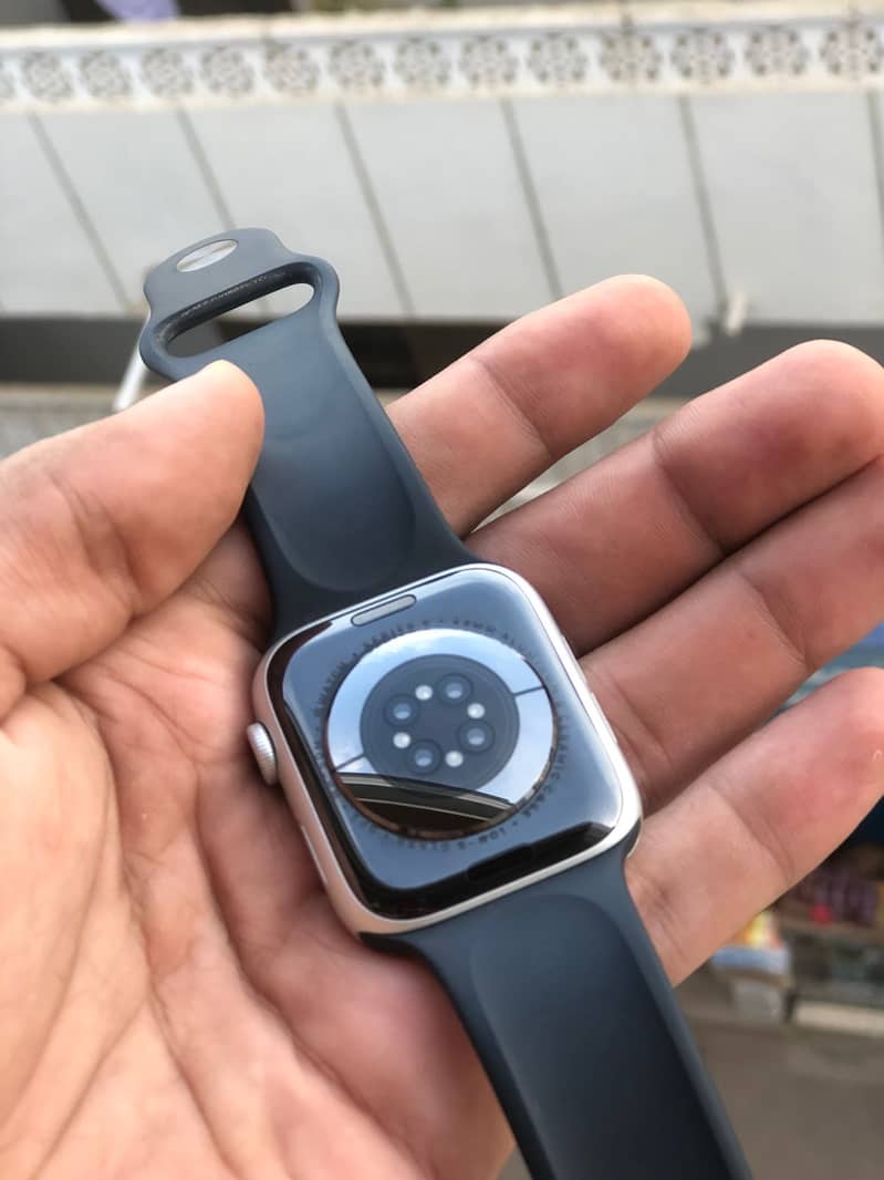 APPLE WATCH SERIES 6 4