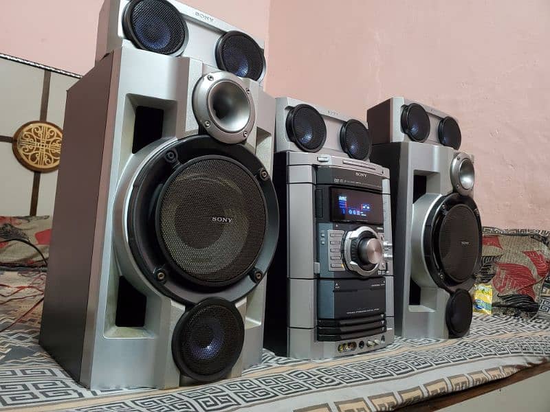 sony  sound system speakers 1