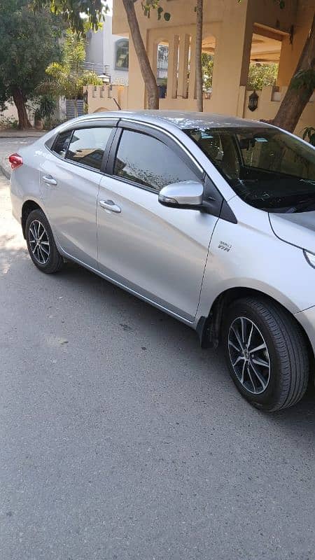 Toyota Yaris 2021 1.3 auto ativ top of the line 6