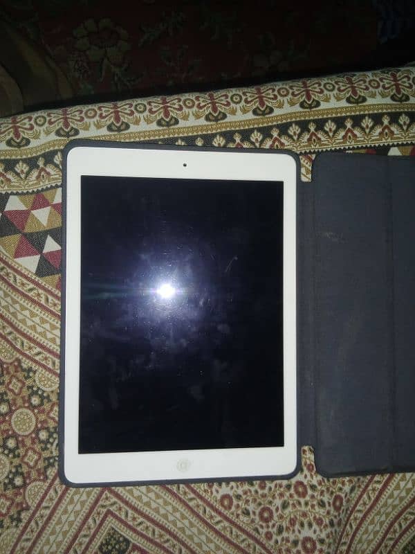 I pad 1 urgent sale 2