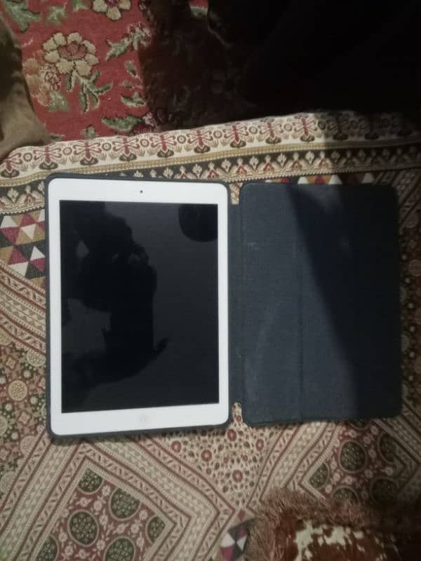 I pad 1 urgent sale 3