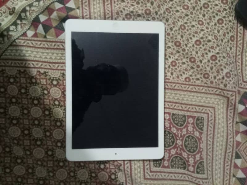 I pad 1 urgent sale 4