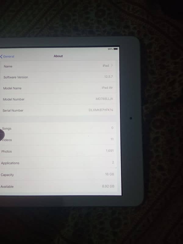 I pad 1 urgent sale 12