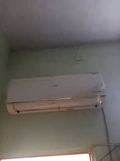 ac haier 1-5 inverter ton 03491306745