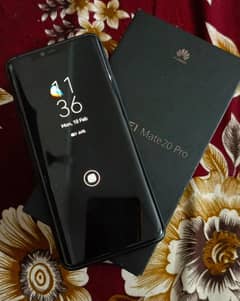 Mate 20 pro official PTA Only  Box ( ONLY CASH ) 40 k say kam ni hona