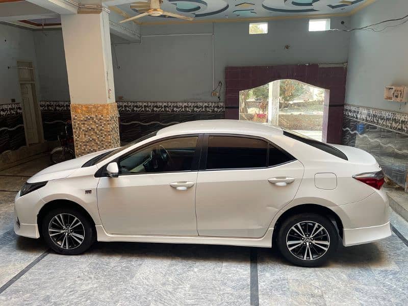 Toyota Corolla Altis 2021 3