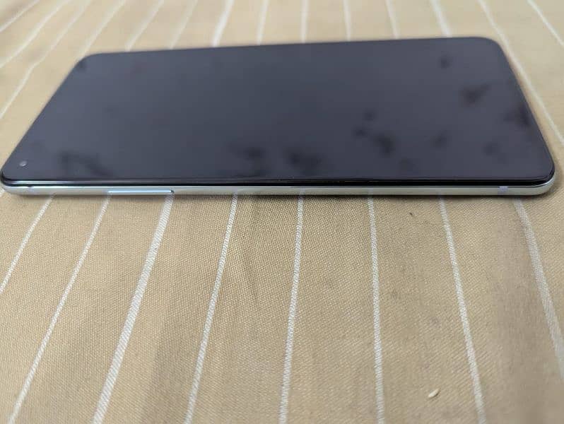 OnePlus 8t ( condition like new) 3