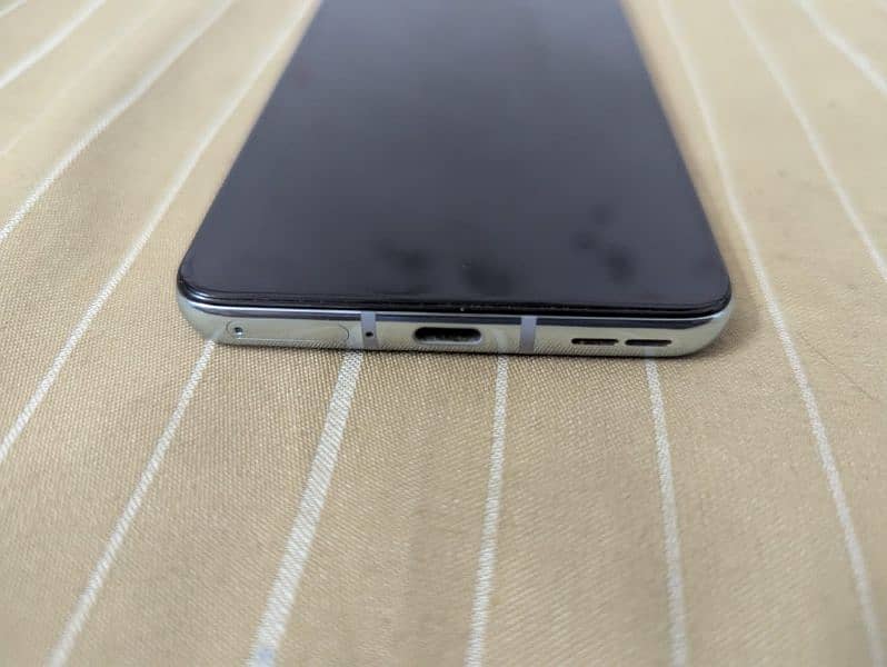 OnePlus 8t ( condition like new) 4