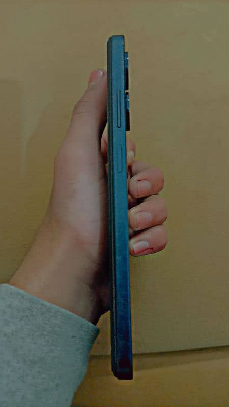 Infinix Hot 30 play 10/9 condition 2