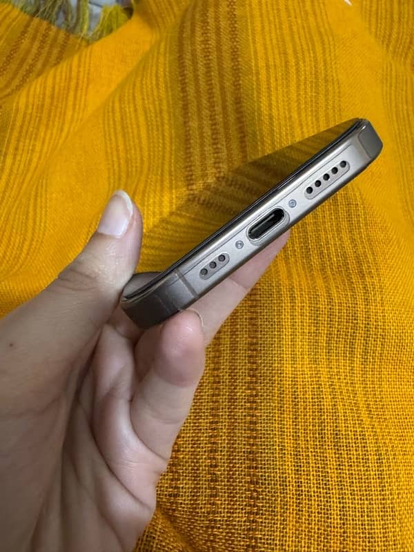 Iphone 16 Pro Hk Desert Titanium Factory Unlock 0