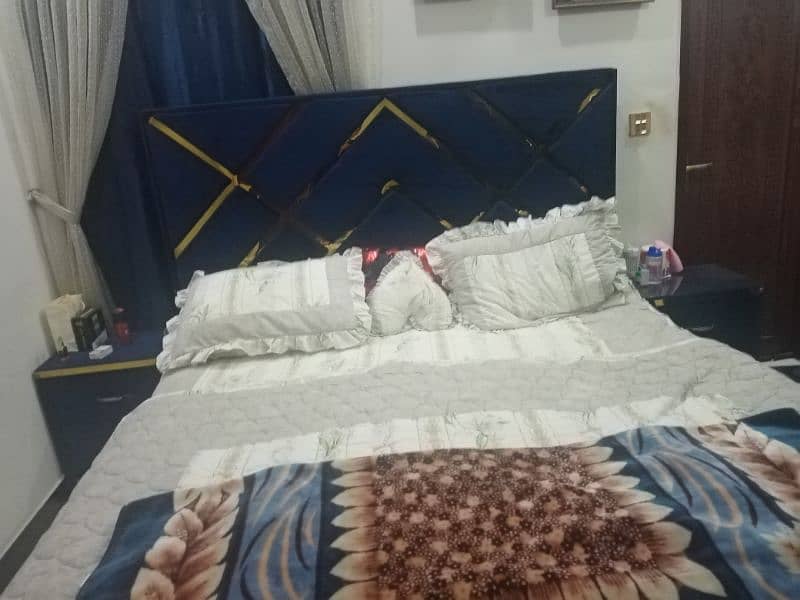 VELVET BRASS BED FOR SALE 0